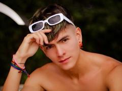 Archangel69 - male webcam at xLoveCam