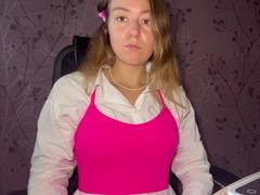 ArdeliaAmesbury - female with brown hair webcam at xLoveCam