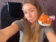 ArdeliaAmesbury - female with brown hair webcam at xLoveCam