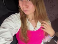 ArdeliaAmesbury - female with brown hair webcam at xLoveCam