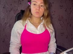 ArdeliaAmesbury - female with brown hair webcam at xLoveCam