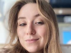 ArdeliaAmesbury - female with brown hair webcam at xLoveCam