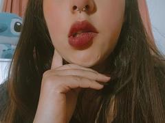 ArenaPeach - female with brown hair and  big tits webcam at xLoveCam