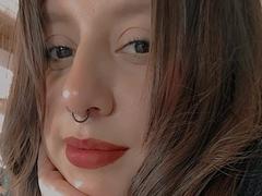 ArenaPeeach - female with brown hair and  big tits webcam at xLoveCam