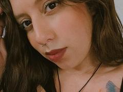 ArenaPeeach - female with brown hair and  big tits webcam at xLoveCam