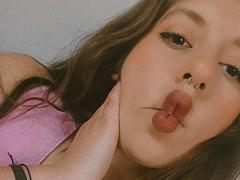 ArenaPeeach - female with brown hair and  big tits webcam at xLoveCam