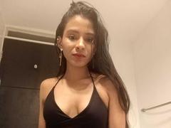 AriVelvet - female with black hair webcam at xLoveCam