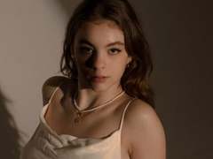 AriaCandy-hot - female with brown hair webcam at xLoveCam