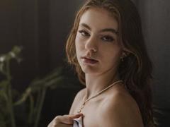 AriaCandy-hot - female with brown hair webcam at xLoveCam