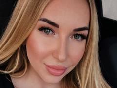 AriaGorgeous - blond female webcam at xLoveCam