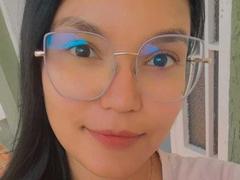 AriaLeenn - female with black hair webcam at xLoveCam