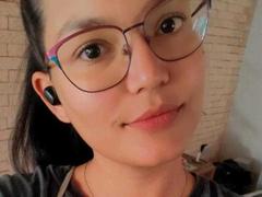 AriaLeenn - female with black hair webcam at xLoveCam