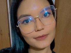 AriaLeenn - female with black hair webcam at xLoveCam