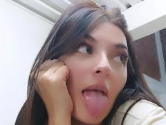 ArianaCortes from xLoveCam