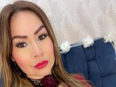 ArianaDiossa - blond female webcam at xLoveCam