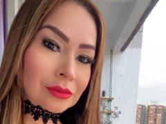 ArianaDiossa - blond female webcam at xLoveCam