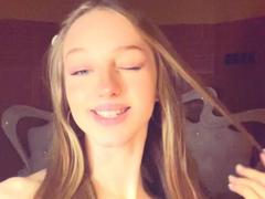 ArielleFiorello - blond female webcam at xLoveCam