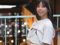 Arieyaara - female with black hair webcam at xLoveCam