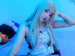 Arieyaara - female with black hair webcam at xLoveCam