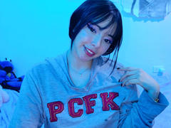 Arieyaara - female with black hair webcam at xLoveCam