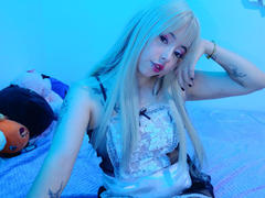 Arieyaara - female with black hair webcam at xLoveCam