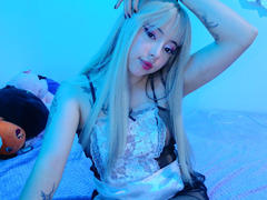 Arieyaara - female with black hair webcam at xLoveCam