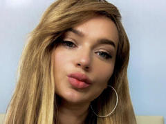 ArinaLips from xLoveCam