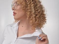 ArishkaLulu - blond female with  big tits webcam at LiveJasmin