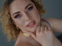 ArishkaLulu - blond female with  big tits webcam at LiveJasmin