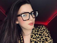ArleanBlatti - female with brown hair webcam at xLoveCam