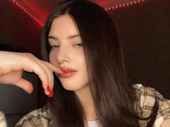 ArleanBlatti - female with brown hair webcam at xLoveCam