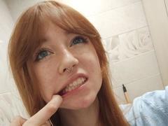 ArlenaStinnett - female with red hair webcam at xLoveCam