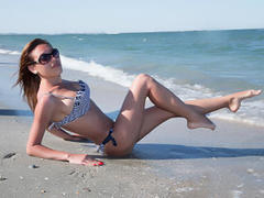 AnikaDuvale - female with brown hair and  big tits webcam at LiveJasmin