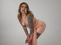 ArolinaNight - blond female webcam at xLoveCam