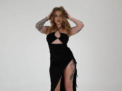 ArolinaNight - blond female webcam at xLoveCam