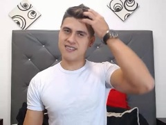 Aronpiper - male webcam at xLoveCam