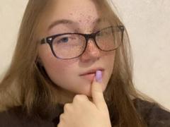 ArrinaWair from xLoveCam