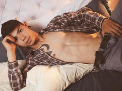 ArturCarter - male webcam at xLoveCam