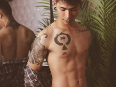 ArturCarter from xLoveCam