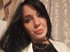 AryCoren - female with black hair webcam at xLoveCam