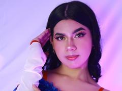 AshleyPiinkk - shemale with brown hair webcam at xLoveCam