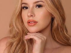 AshleyRossie - blond female with  big tits webcam at xLoveCam