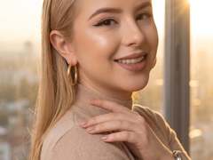 AshleyRossie - blond female with  big tits webcam at xLoveCam