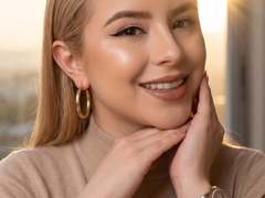 AshleyRossie - blond female with  big tits webcam at xLoveCam
