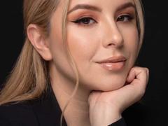 AshleyRossie - blond female with  big tits webcam at xLoveCam
