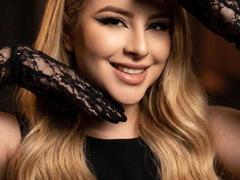 AshleyRossie - blond female with  big tits webcam at xLoveCam