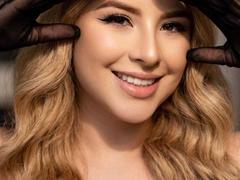 AshleyRossie - blond female with  big tits webcam at xLoveCam