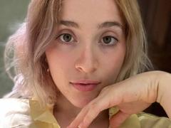 AshleySoy from xLoveCam