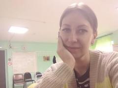 AshleyXHoney - blond female with  small tits webcam at xLoveCam