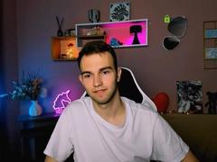 AstrenVillo from xLoveCam